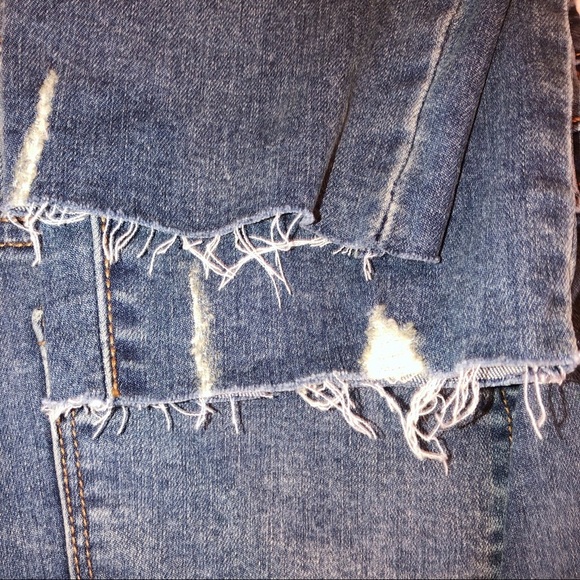 Old Navy rockstar mid rise size 10 distressed jean - Picture 6 of 7